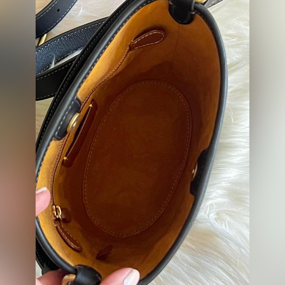 💰SOLD - CJ827 - Coach Dakota Bucket Bag 16 - Picture 9 of 14